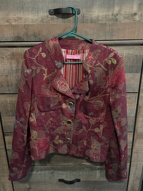 Women's View Collection Burgundy Floral Jacquard Jacket